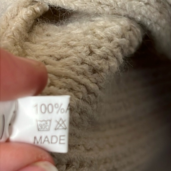 Knitted women’s‎  beige poncho sweater one size fringe acrylic soft lightweight - Picture 4 of 7